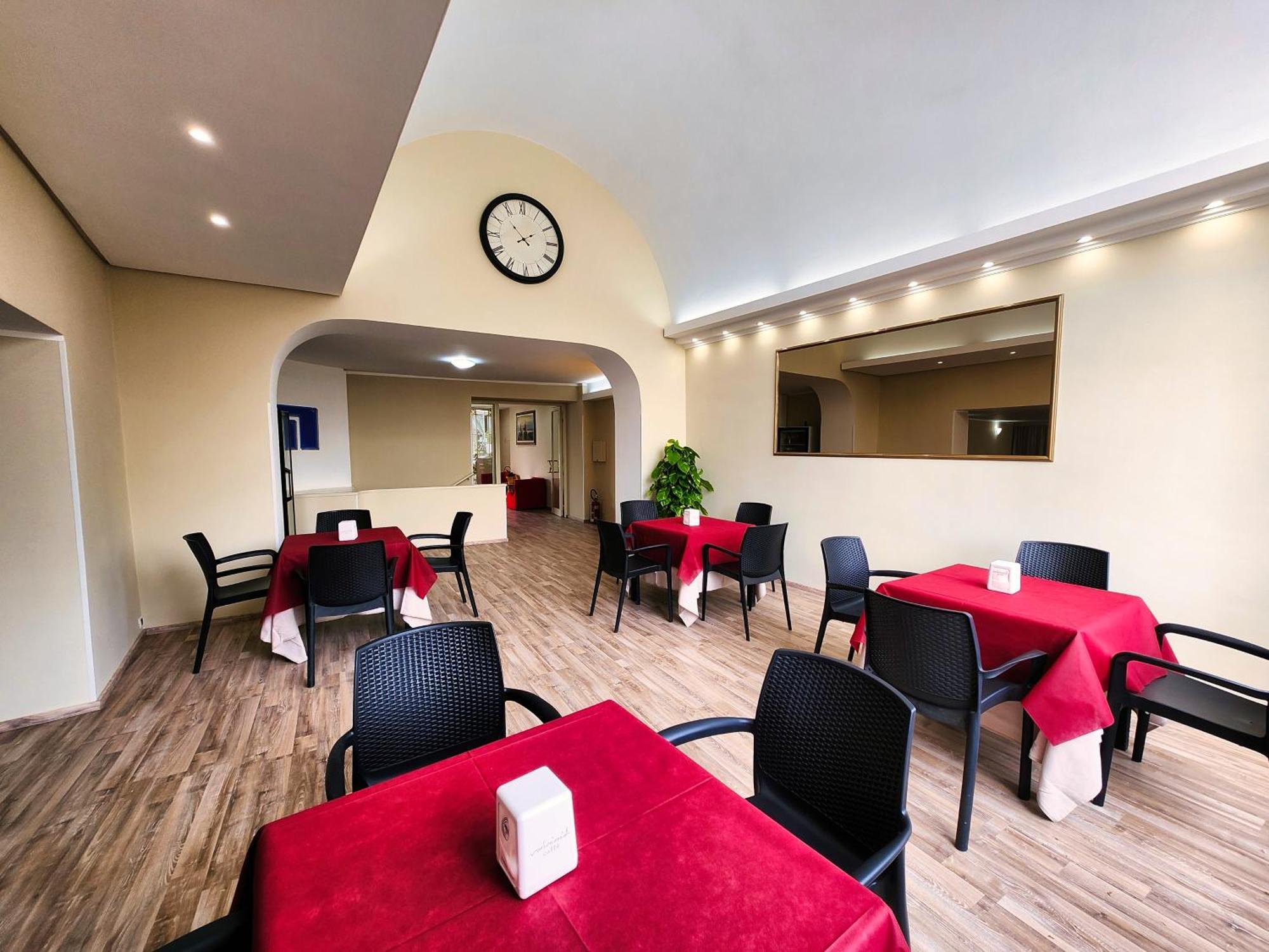 Hotel Nazionale Болсена Екстериор снимка
